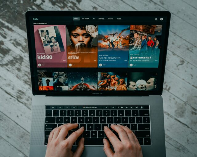 Hulu: Dank VPN streamt man Filme und Serien auch in Deutschland